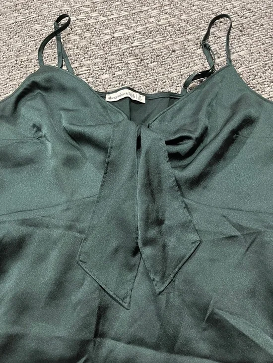 Abercrombie & Fitch | Green Fit And Flare Tank With Bow - Picture 3 of 11